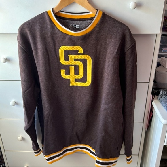 NWOT SAN DIEGO PADRES FLEECE CREWNECK - Picture 1 of 3
